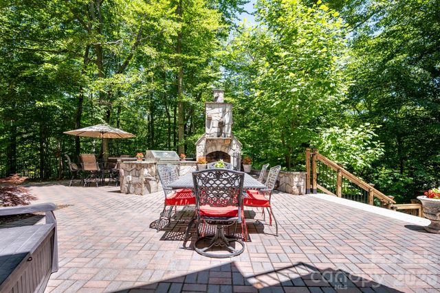 1090 N Saunders Drive, Catawba, NC 28609