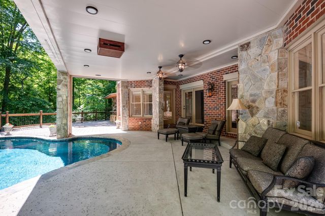 1090 N Saunders Drive, Catawba, NC 28609