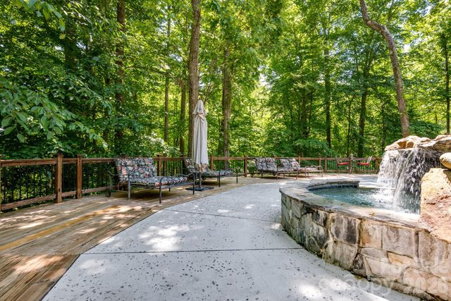 1090 N Saunders Drive, Catawba, NC 28609
