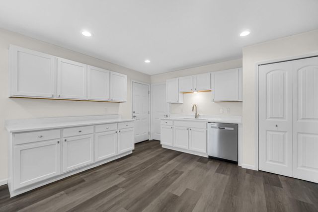 372 Raven Court, Valparaiso, IN 46385