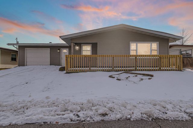 372 Raven Court, Valparaiso, IN 46385