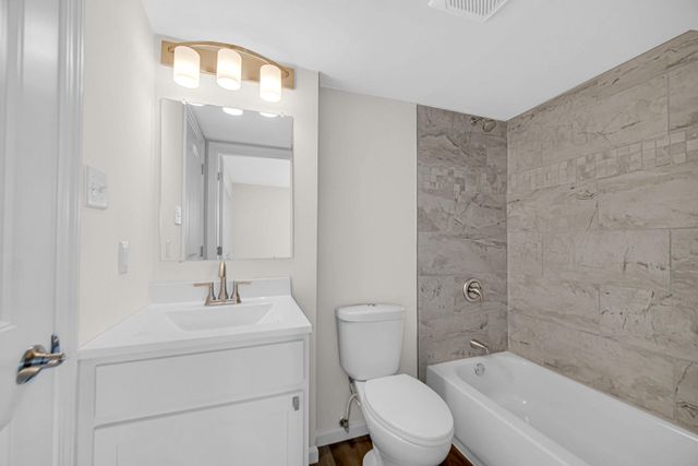 372 Raven Court, Valparaiso, IN 46385