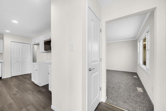 372 Raven Court, Valparaiso, IN 46385