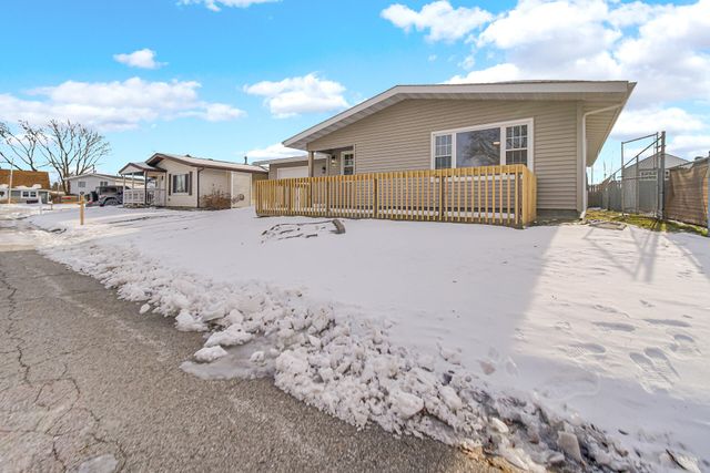 372 Raven Court, Valparaiso, IN 46385