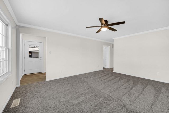 372 Raven Court, Valparaiso, IN 46385