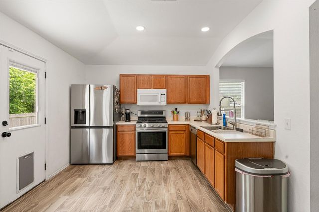 340 Feathergrass DR, Buda, TX 78610