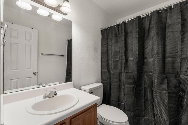 340 Feathergrass DR, Buda, TX 78610