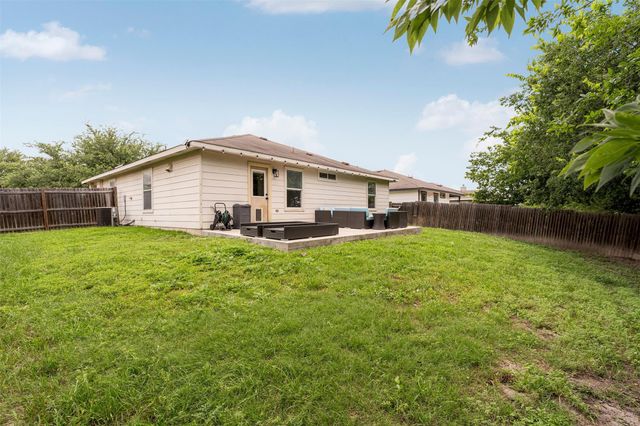 340 Feathergrass DR, Buda, TX 78610
