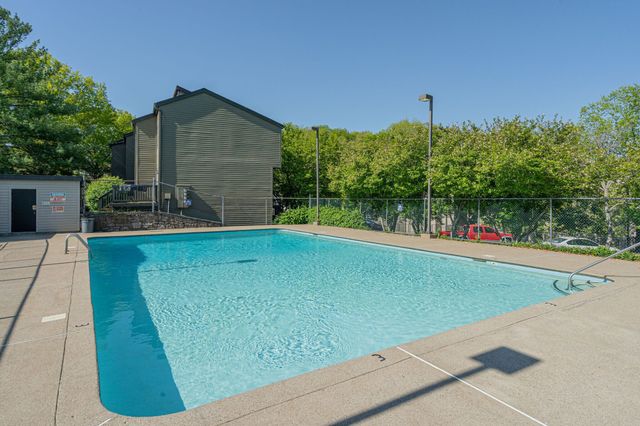 404 Summit Ridge Pl, Nashville, TN 37215