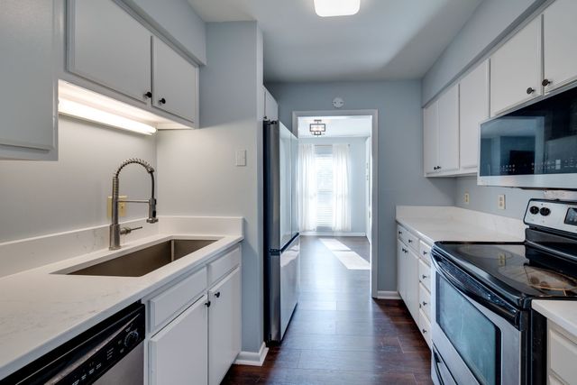 404 Summit Ridge Pl, Nashville, TN 37215