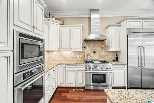 2000 LAKE HEATHER DRIVE, Hoover, AL 35242