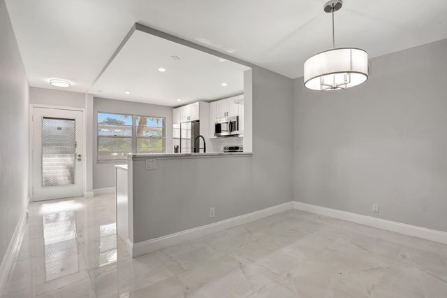 2202 Lucaya Bend G2, Coconut Creek, FL 33066