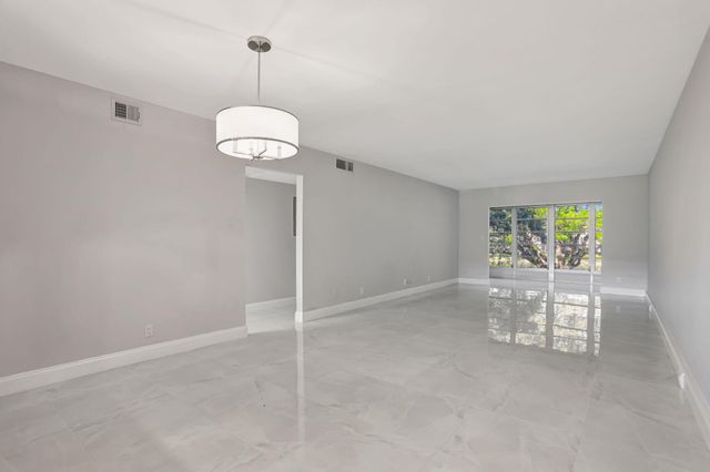 2202 Lucaya Bend G2, Coconut Creek, FL 33066