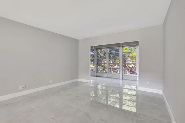 2202 Lucaya Bend G2, Coconut Creek, FL 33066