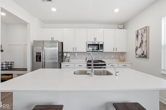 9767 Alzada Drive, Fishers, IN 46040