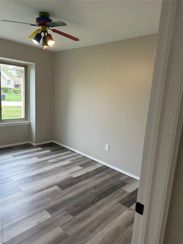 5565 Kebbe Drive, Sterling Heights, MI 48310