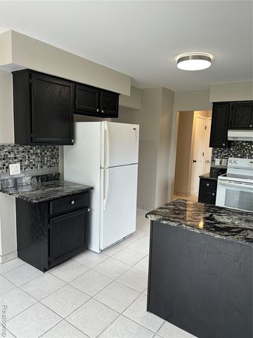 5565 Kebbe Drive, Sterling Heights, MI 48310