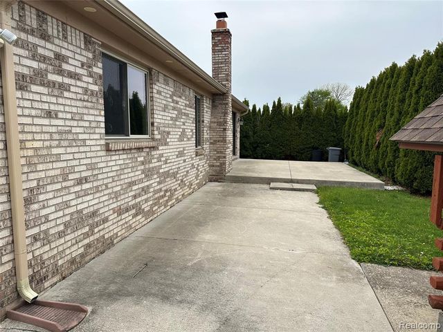 5565 Kebbe Drive, Sterling Heights, MI 48310
