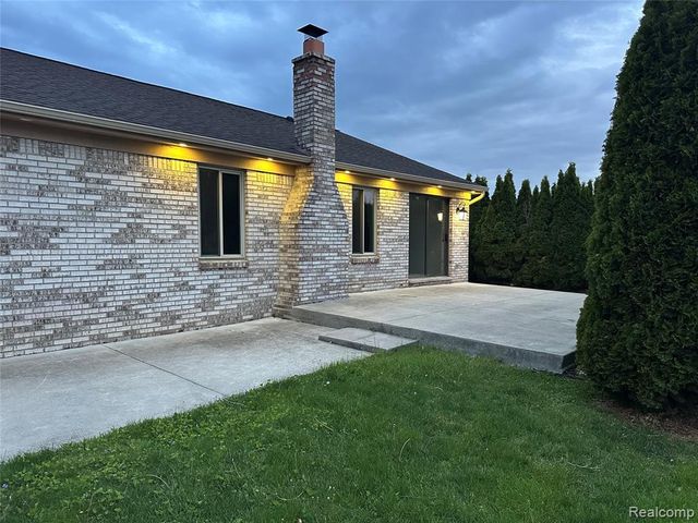 5565 Kebbe Drive, Sterling Heights, MI 48310