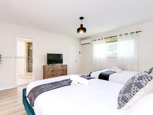 4800 Polk St, Hollywood, FL 33021