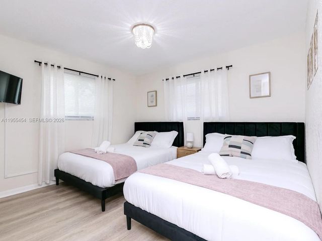 4800 Polk St, Hollywood, FL 33021