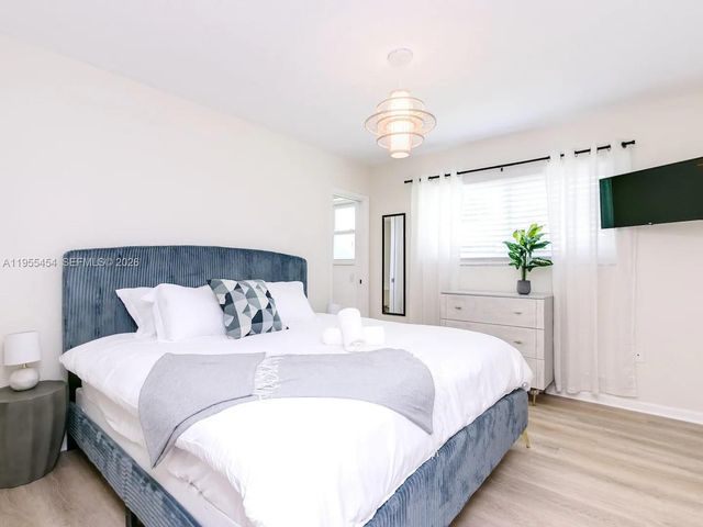 4800 Polk St, Hollywood, FL 33021