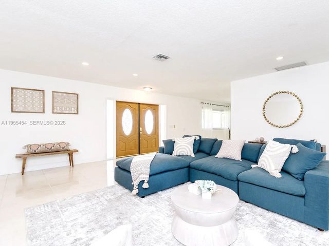 4800 Polk St, Hollywood, FL 33021