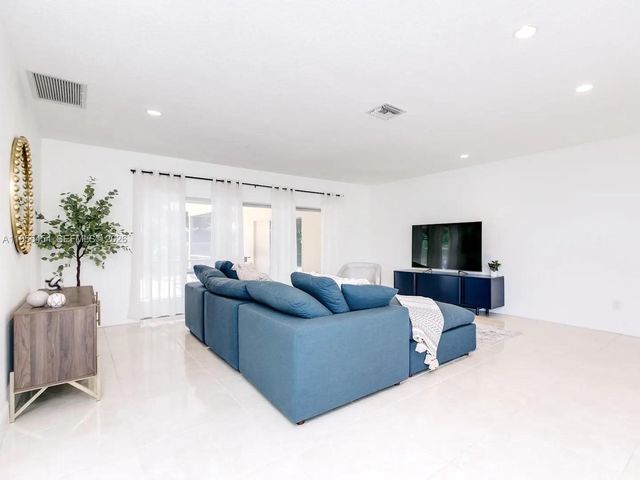 4800 Polk St, Hollywood, FL 33021