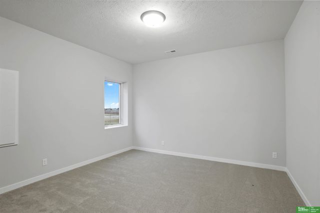 5816 N 198th Street, Elkhorn, NE 68022