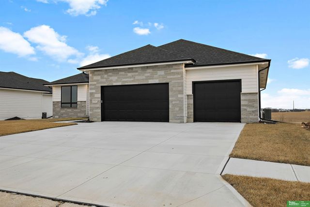 5816 N 198th Street, Elkhorn, NE 68022