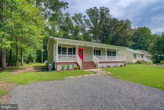 1029 MATTOX AVE, Colonial Beach, VA 22443