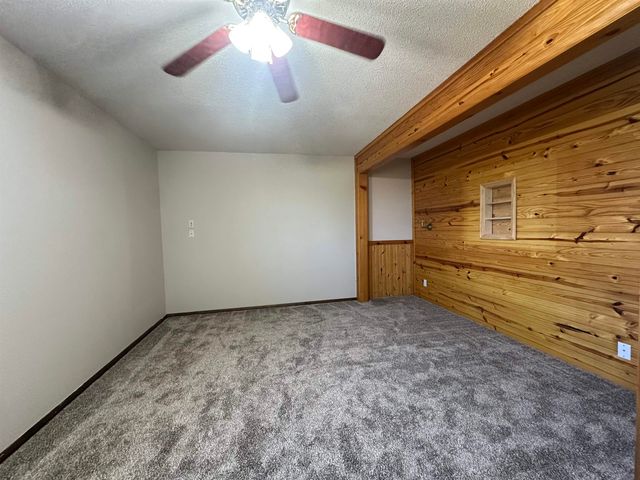 1476 SE Grant Rd, El Dorado, KS 67402