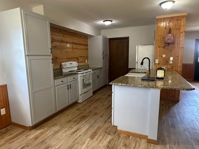 1476 SE Grant Rd, El Dorado, KS 67402