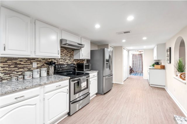 2213 Proctor Drive, Carrollton, TX 75007