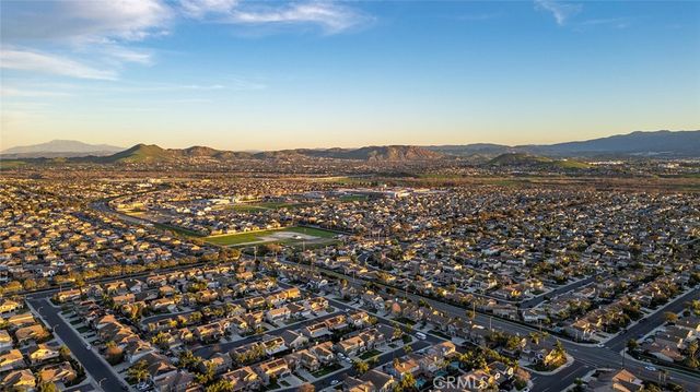 6945 Cedar Creek Road, Eastvale, CA 92880