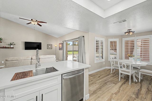 801 E BRAEBURN Drive, Phoenix, AZ 85022