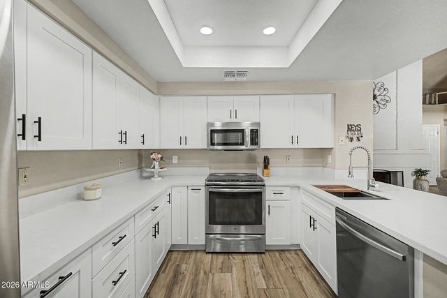 801 E BRAEBURN Drive, Phoenix, AZ 85022