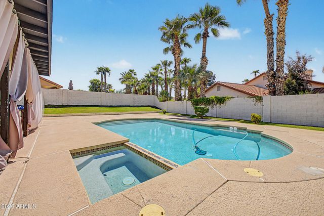 801 E BRAEBURN Drive, Phoenix, AZ 85022