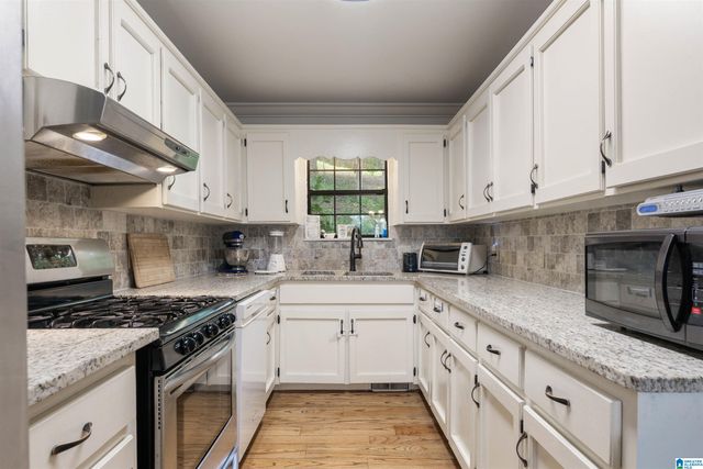 809 PARADISE POINT DRIVE, Columbiana, AL 35051