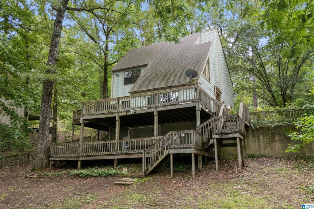 809 PARADISE POINT DRIVE, Columbiana, AL 35051