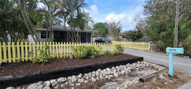 2912 HAWTHORNE STREET, Sarasota, FL 34239