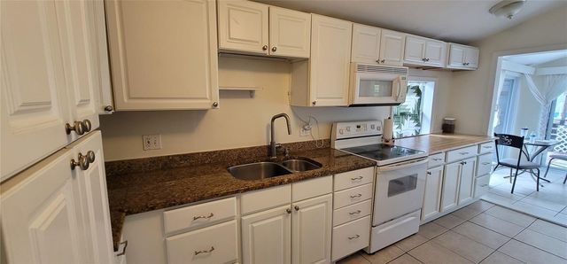 2912 HAWTHORNE STREET, Sarasota, FL 34239