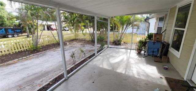 2912 HAWTHORNE STREET, Sarasota, FL 34239