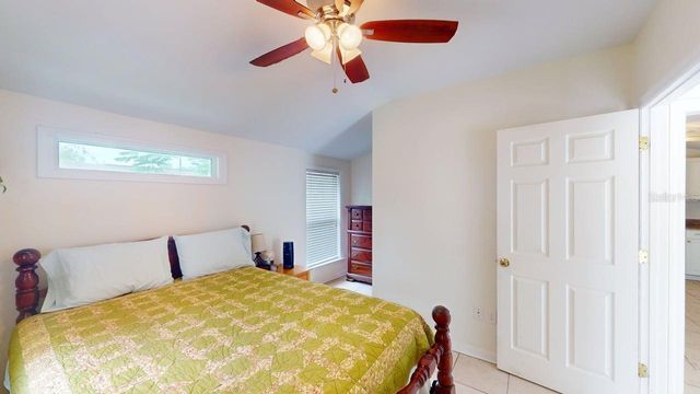 2912 HAWTHORNE STREET, Sarasota, FL 34239