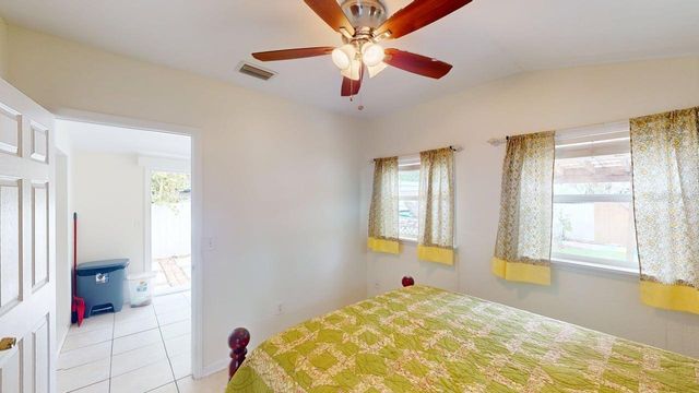 2912 HAWTHORNE STREET, Sarasota, FL 34239