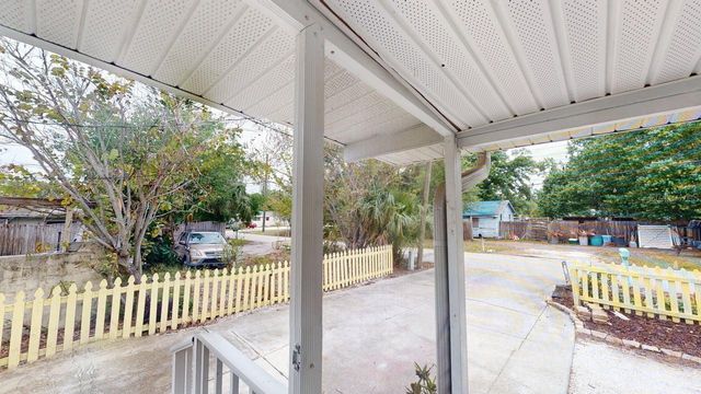 2912 HAWTHORNE STREET, Sarasota, FL 34239