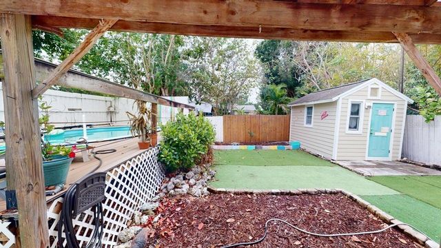 2912 HAWTHORNE STREET, Sarasota, FL 34239