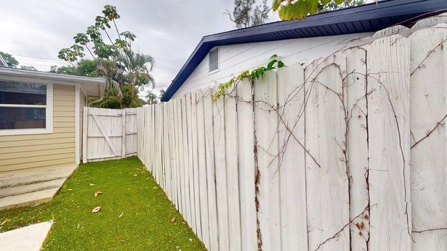 2912 HAWTHORNE STREET, Sarasota, FL 34239