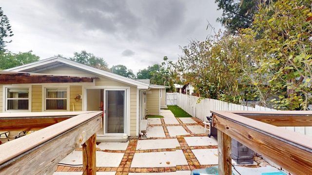 2912 HAWTHORNE STREET, Sarasota, FL 34239