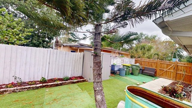 2912 HAWTHORNE STREET, Sarasota, FL 34239